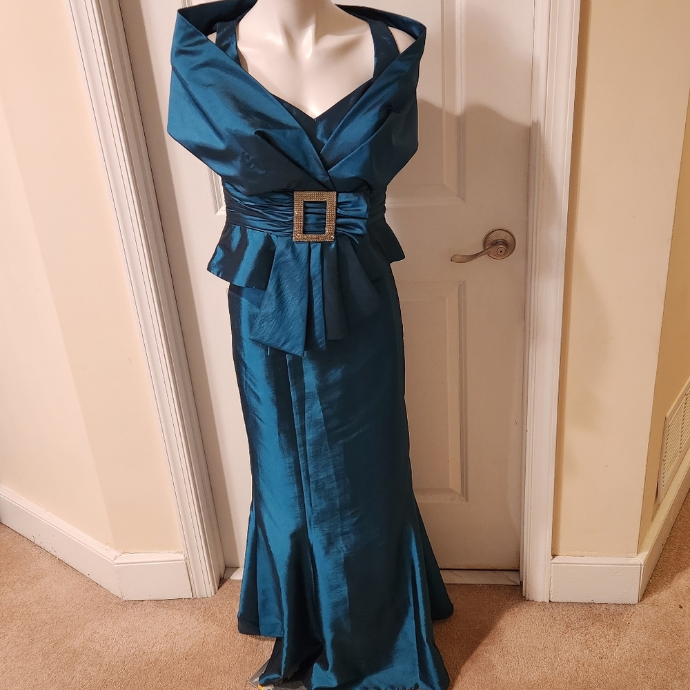 Daymor Couture size 8 skirt set